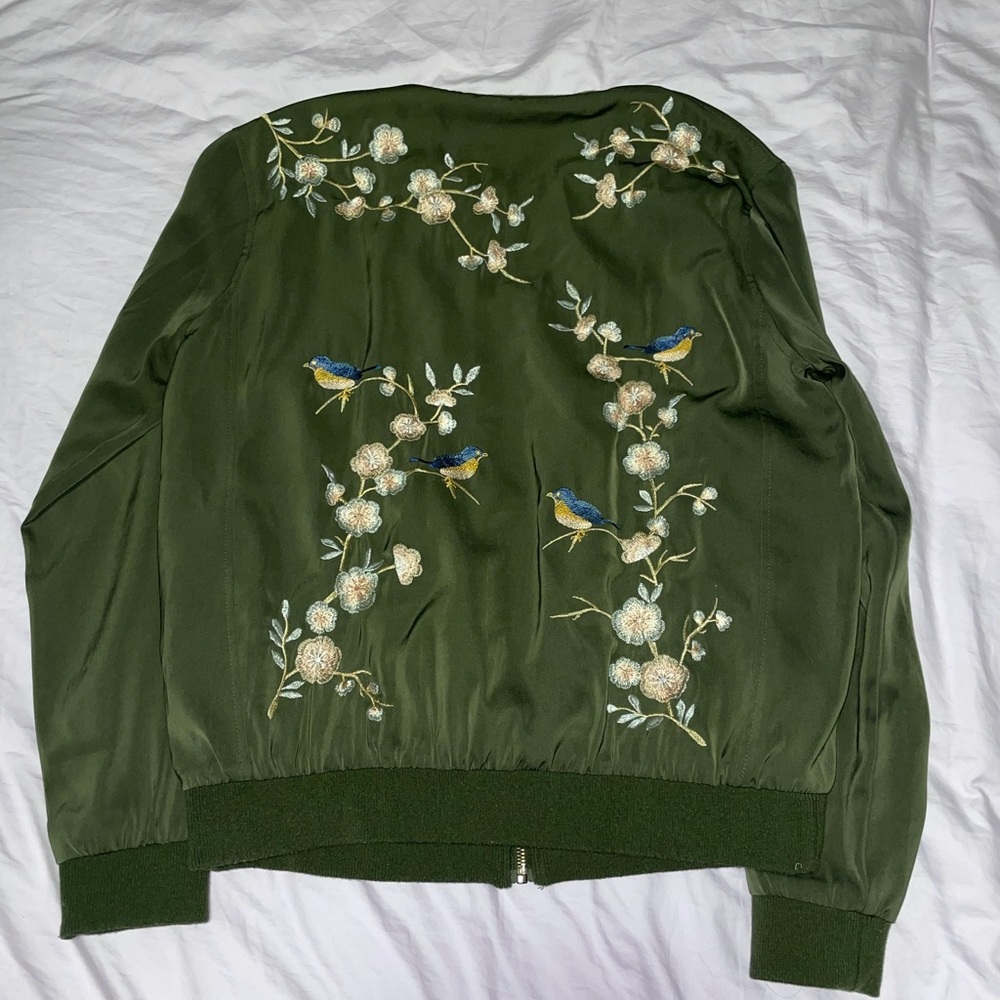 Embroidered Bomber Jacket🌸 - Picture 3 of 3